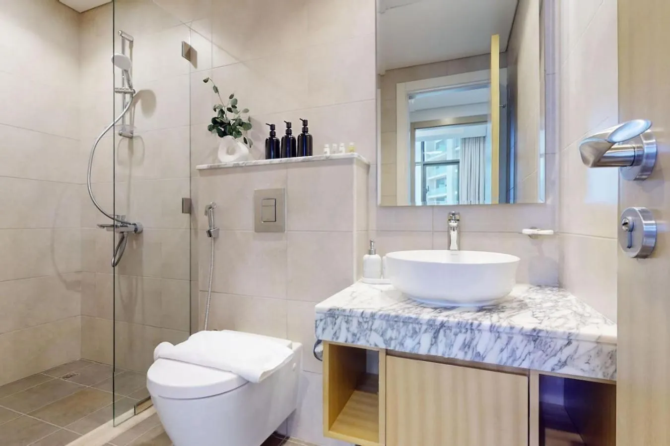 Noor Escape I Family Apartment Near Dubai Mall 0*,
