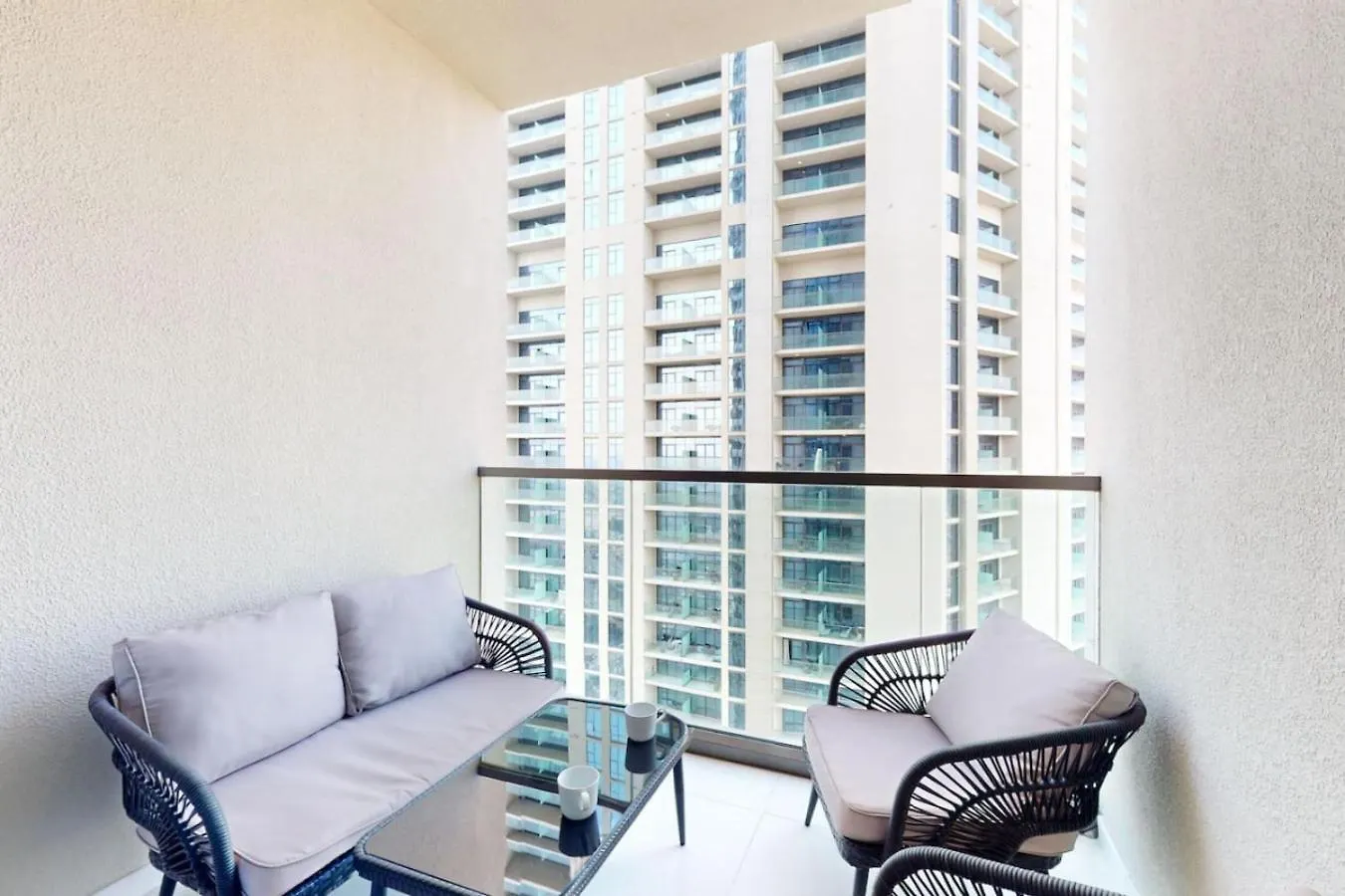 Noor Escape I Family Apartment Near Dubai Mall United Arab Emirates